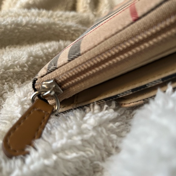 Burberry inspired long wallet - Picture 4 of 7